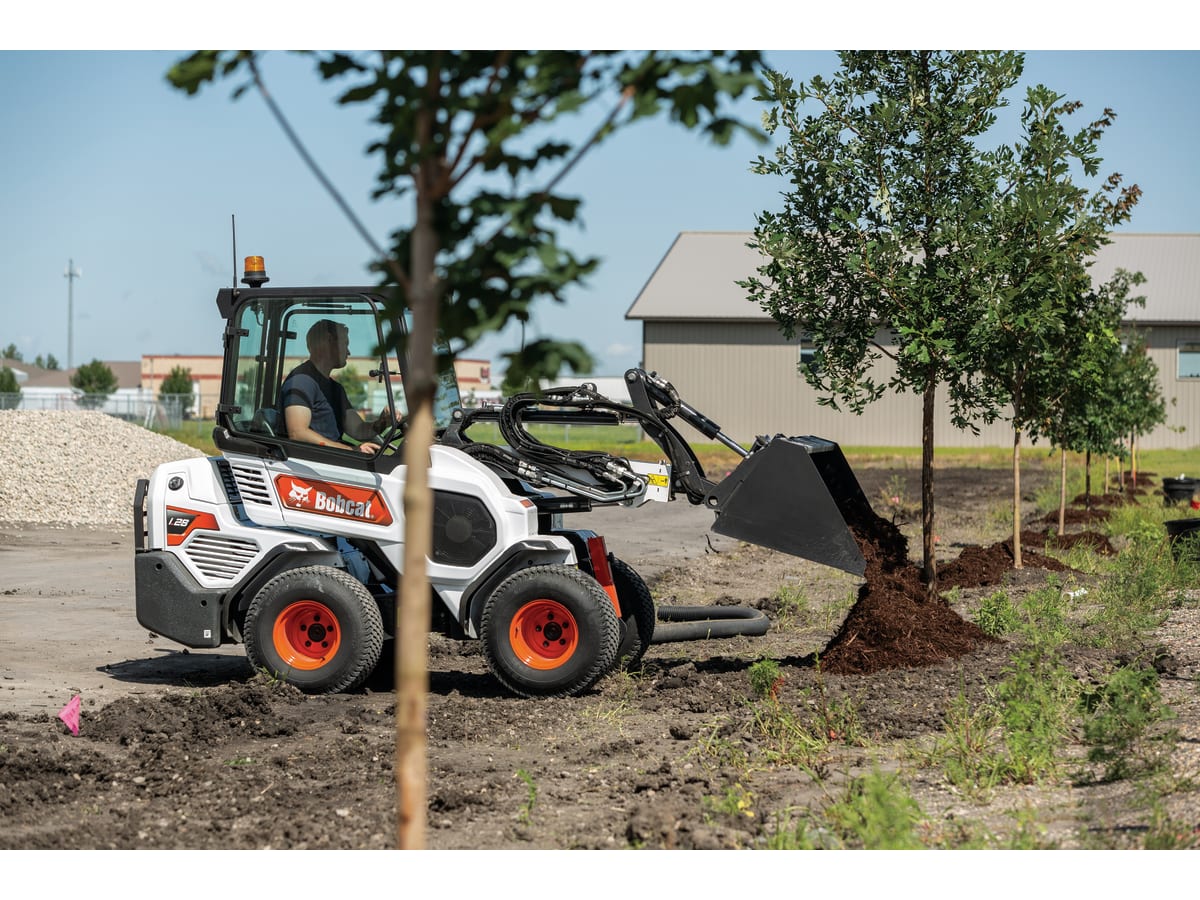 Bob Cat L28 Small Articulated Loader