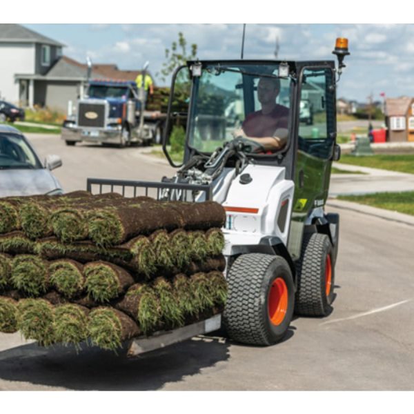 Bob Cat L28 Small Articulated Loader