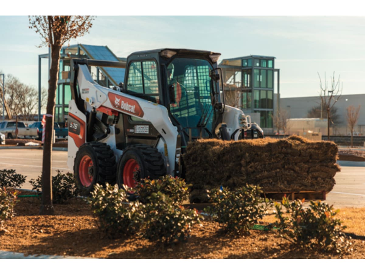 Bob Cat S76 Skid-Steer Loader