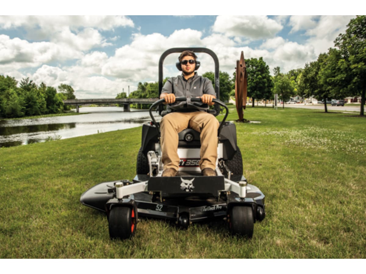 Bob Cat ZT3500 Zero-Turn Mower