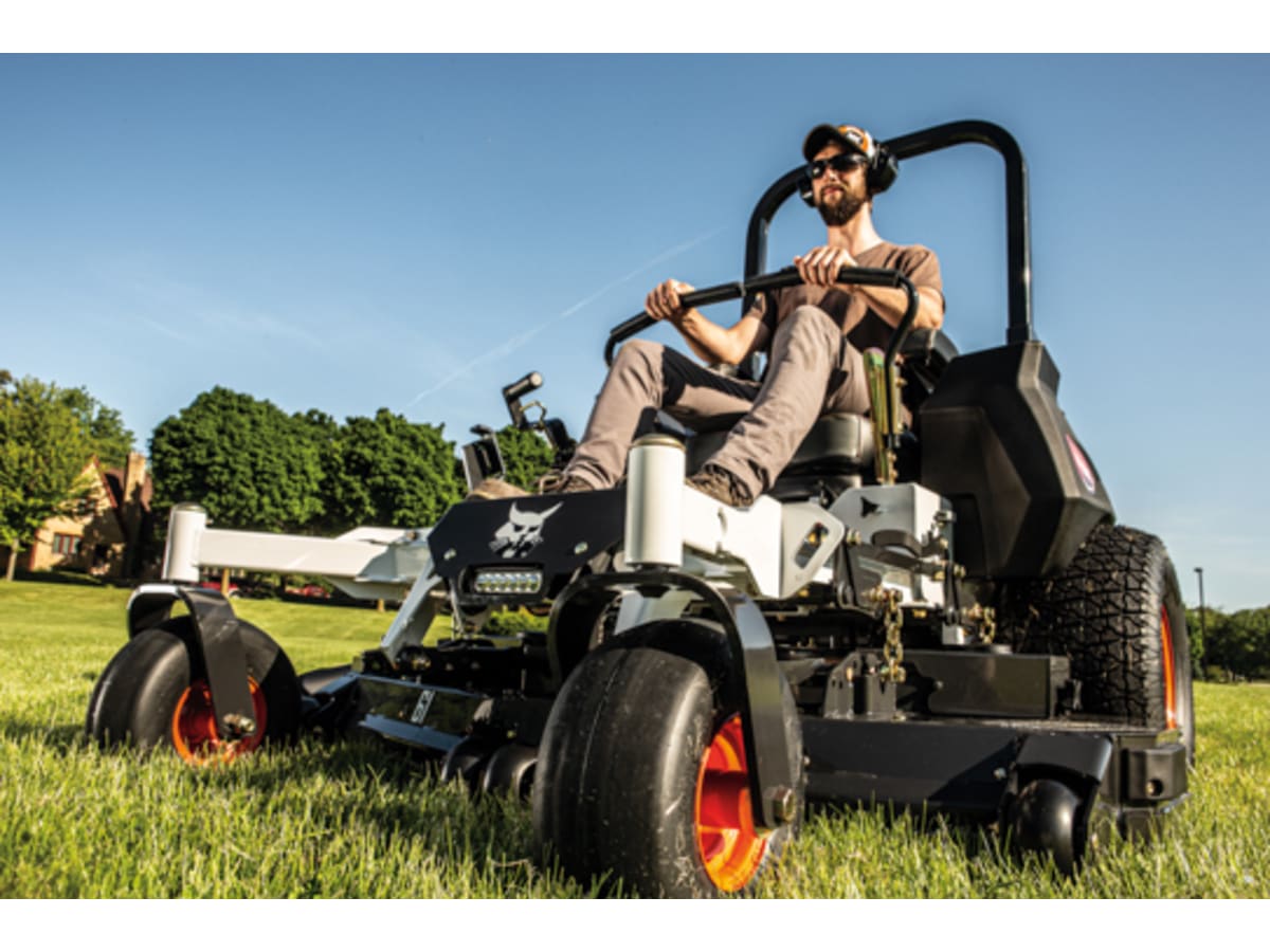 Bob Cat ZT7000 Zero-Turn Mower