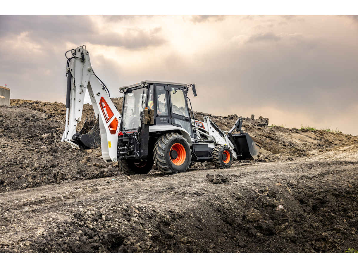 Bob Cat B760 Backhoe Loader