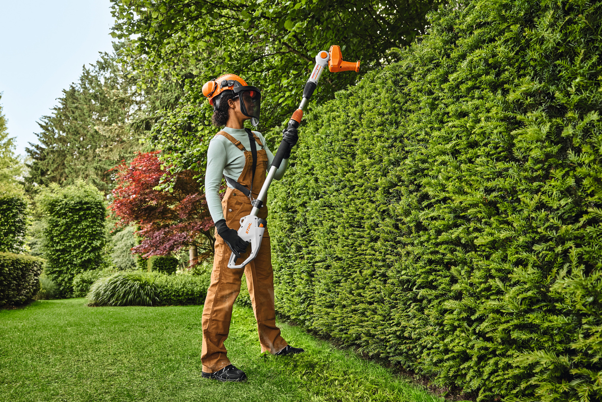 STIHL HLA 40 Battery Powered Extended-Reach Hedge Trimmer